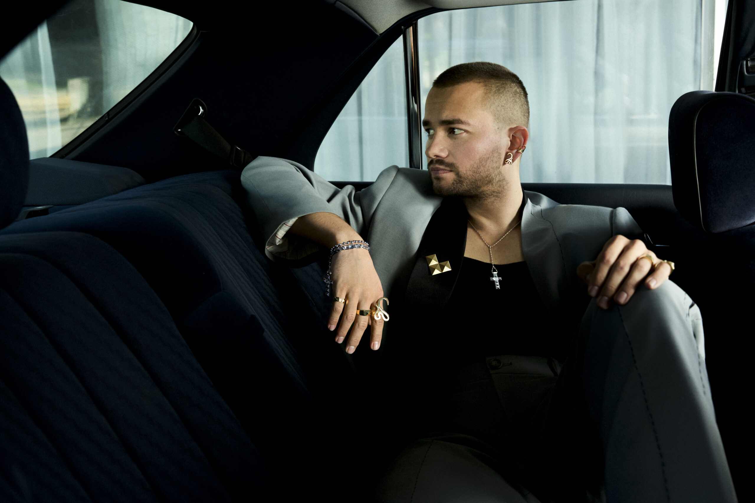 Ювелірний дім SOVA та FROLOV випустили нову спільну колекцію, поєднавши казку про Івасика-Телесика та панк-рок