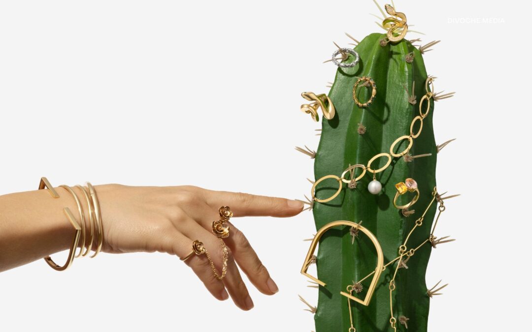 Що обрати на Чорну п’ятницю у SOVA: добірка прикрас зі знижками до -60%