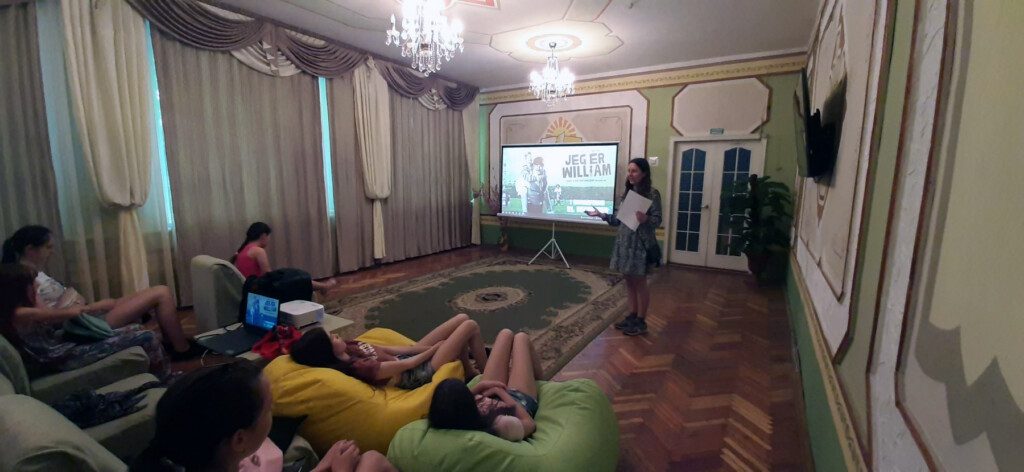 Мотивація та медитація у бібліотеці: Як пандемія зробила із мене менторку для жінок 