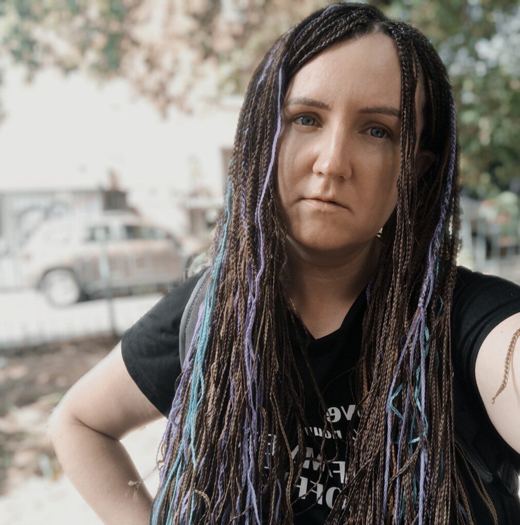 «Поки варю борщ, думаю, що буду писати. А поки пишу, думаю, чи посолила той борщ». Досвід жінок, які працюють з дому