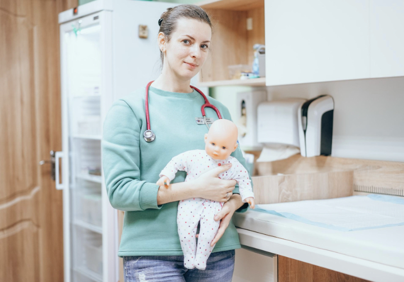 Педіатрині про війну: власні історії, поради щодо грудного вигодовування, приховані небезпеки