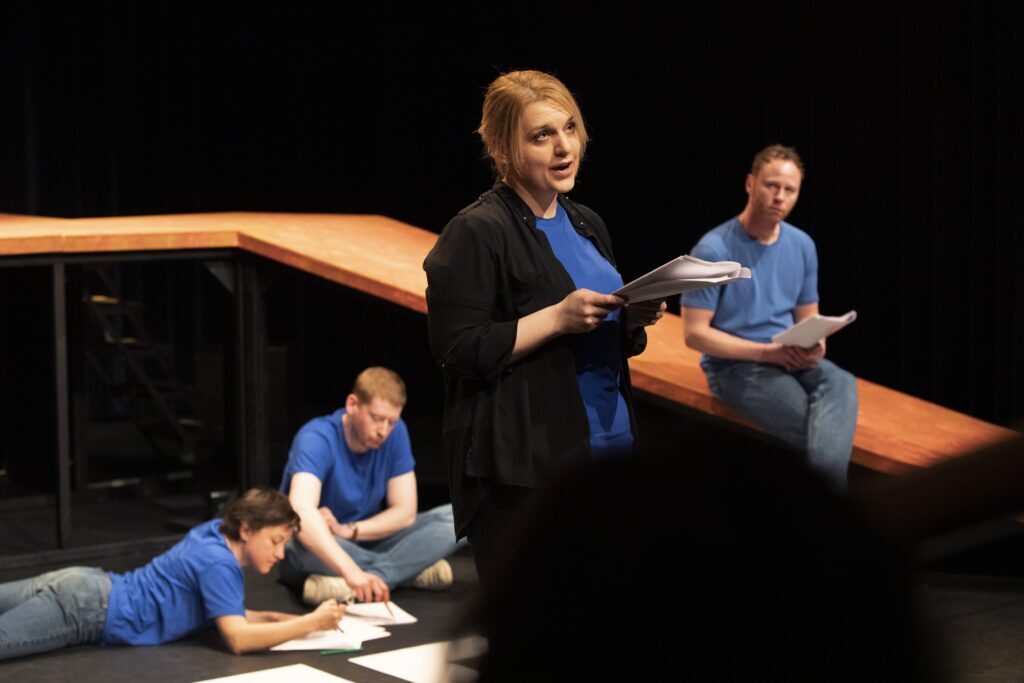 «Ця вистава — оголений нерв». Українські мисткині в Амстердамі