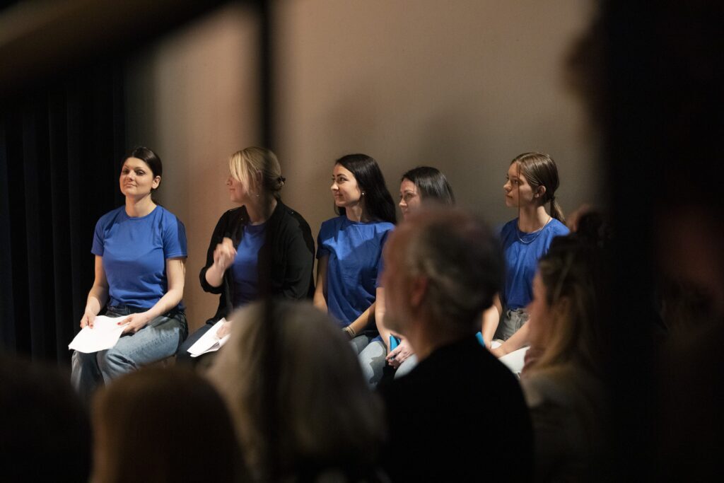 «Ця вистава — оголений нерв». Українські мисткині в Амстердамі