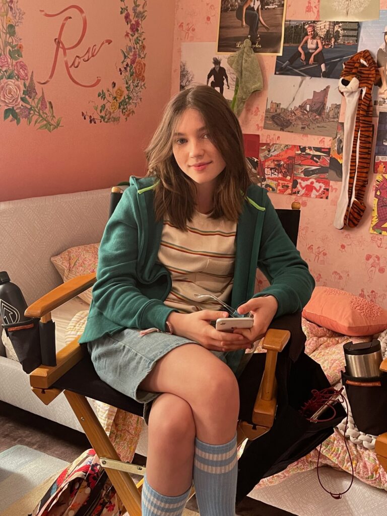 Нове покоління. Алекса Свінтон з «І просто так…» про зйомки у серіалі та трюки на скейті