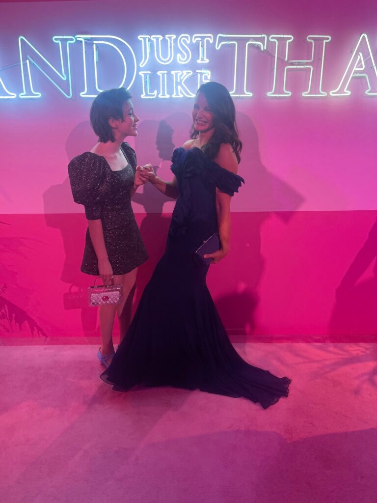 Нове покоління. Алекса Свінтон з «І просто так…» про зйомки у серіалі та трюки на скейті