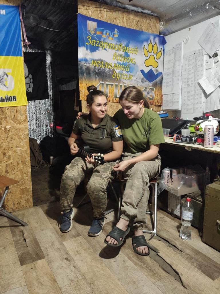 Жінки на війні в Україні фото