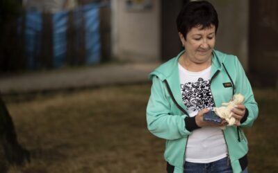 «Кожного дня, щойно я прокидаюся, беруся за телефон, дивлюся, що відбувається вдома в Дергачах». Історія Маргарити Попової з циклу «Внутрішня міграція»