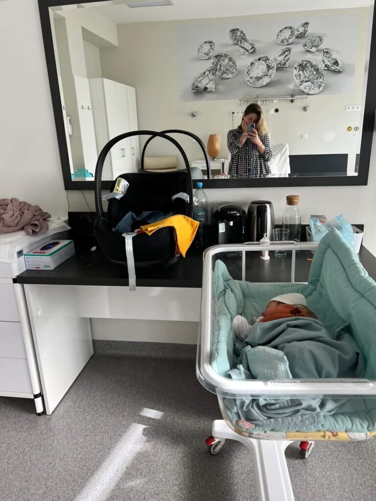 Я стала матір’ю під час війни: дві історії жінок, які народжували у бомбосховищі й за кордоном