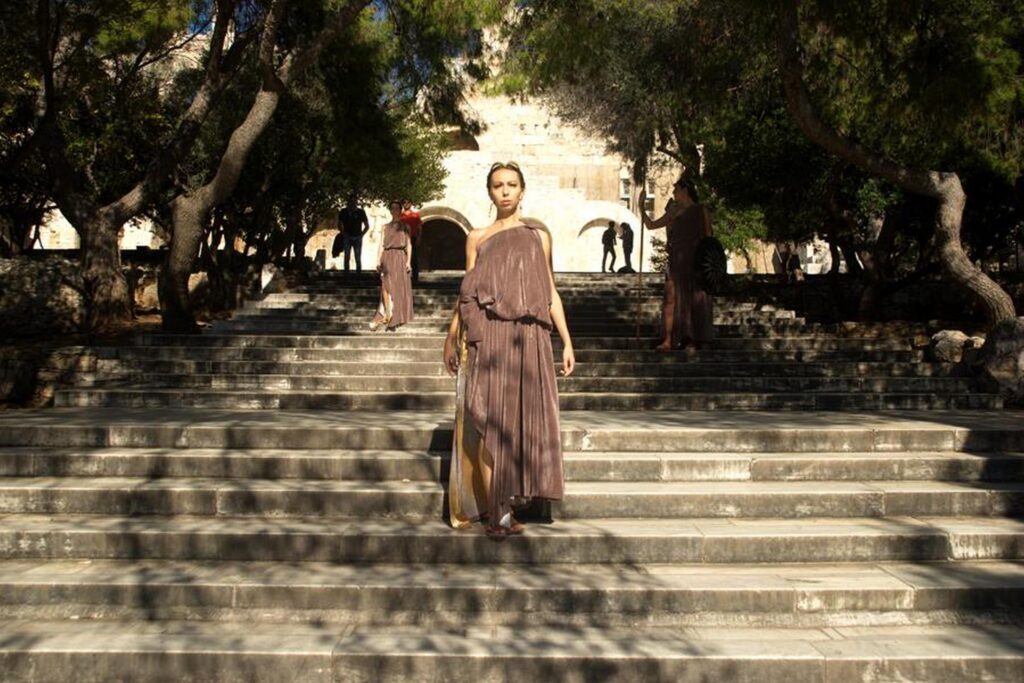 Письменниця-фантастка Наталія Довгопол: «Не всім жінкам потрібно хапатися за списи, деякі з них хочуть бути квіточками — і це також ок»