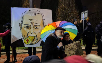 У Варшаві протестувальники прийшли до Качинського через його звинувачення жінок у низькому рівні народжуваності