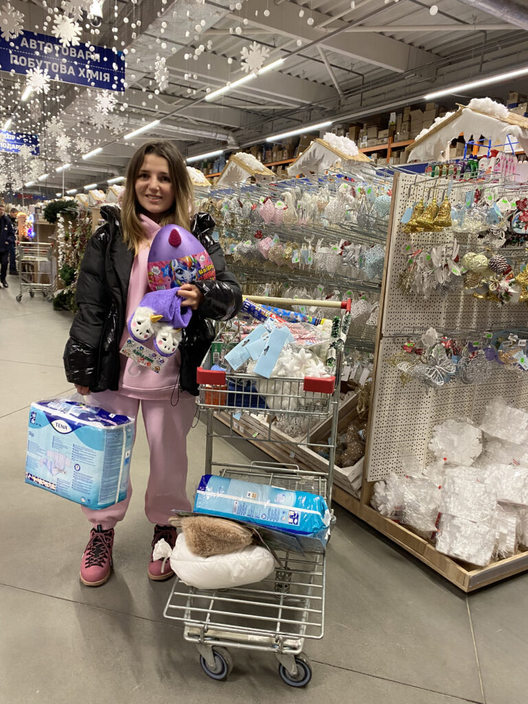 «Люди, котрим ми навесні допомагали, тепер стали нашими донорами». Як працює волонтерський сервіс Rechi Support