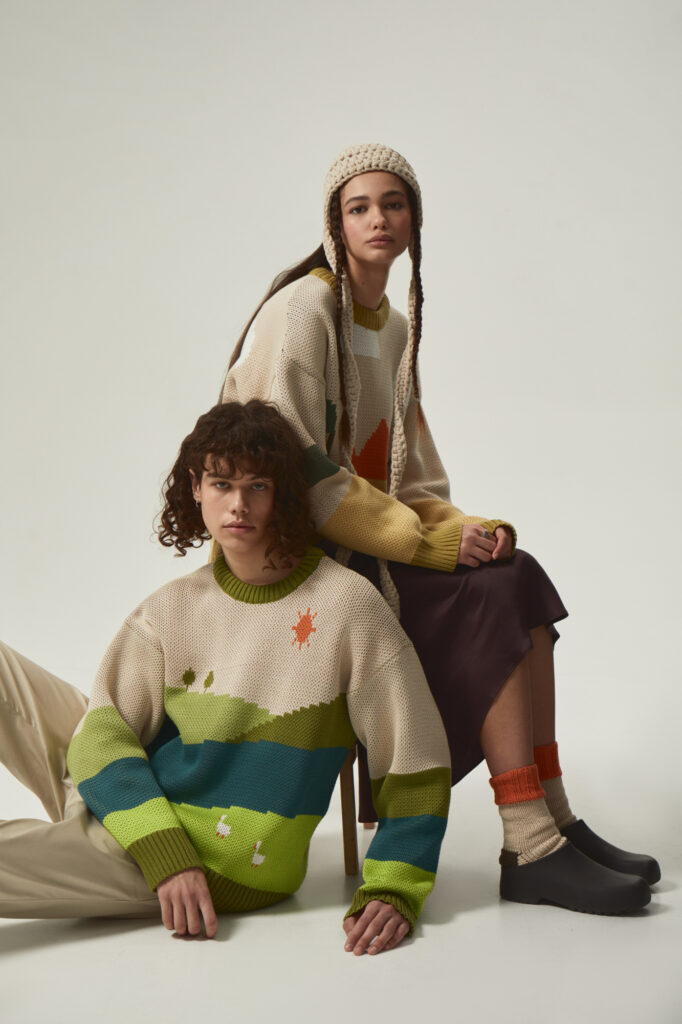 В Україні до Дня Соборності створили благодійну колекцію светрів та аксесуарів, присвячених регіонам країни