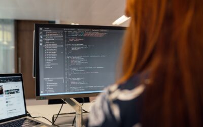 Понад 50% ІТ-спеціалісток в Україні отримали підвищення у 2022 році — опитування