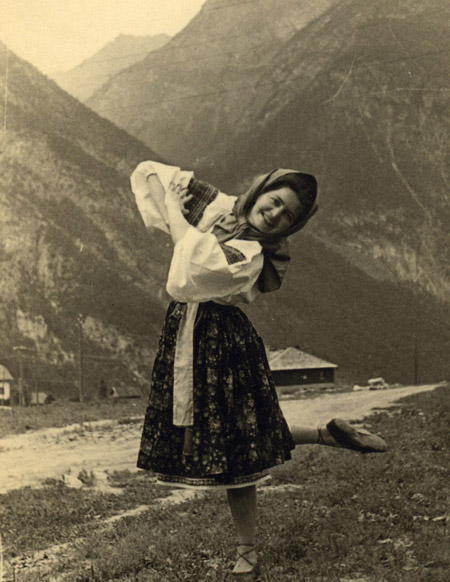 Українки в балеті, еміграції, забутті