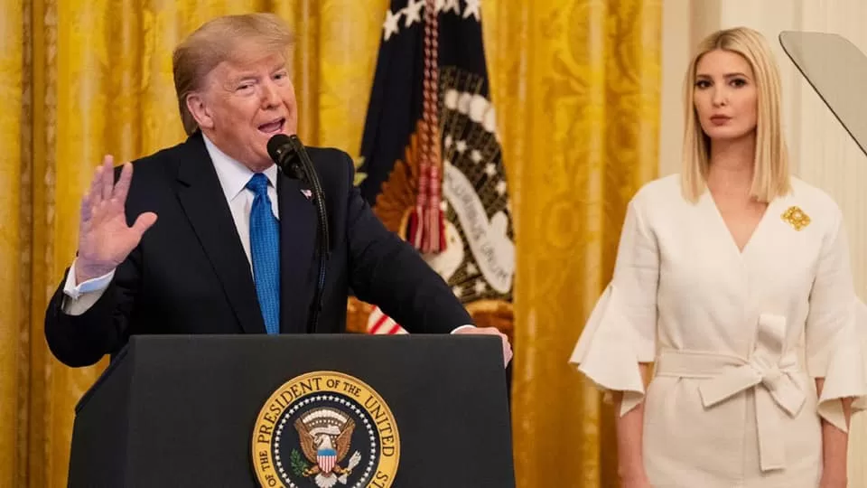 «Обговорював груди доньки Іванки й уявляв секс із нею». Колишній посадовець адміністрації Трампа готує до друку нову книжку про експрезидента США