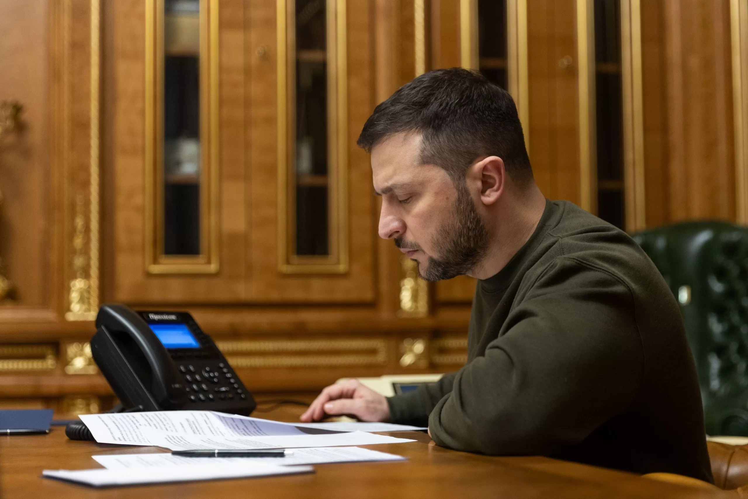 Петиція проти реєстрації одностатевих шлюбів: Зеленський пояснив, чому не може накласти вето на проєкт закону про цивільні партнерства