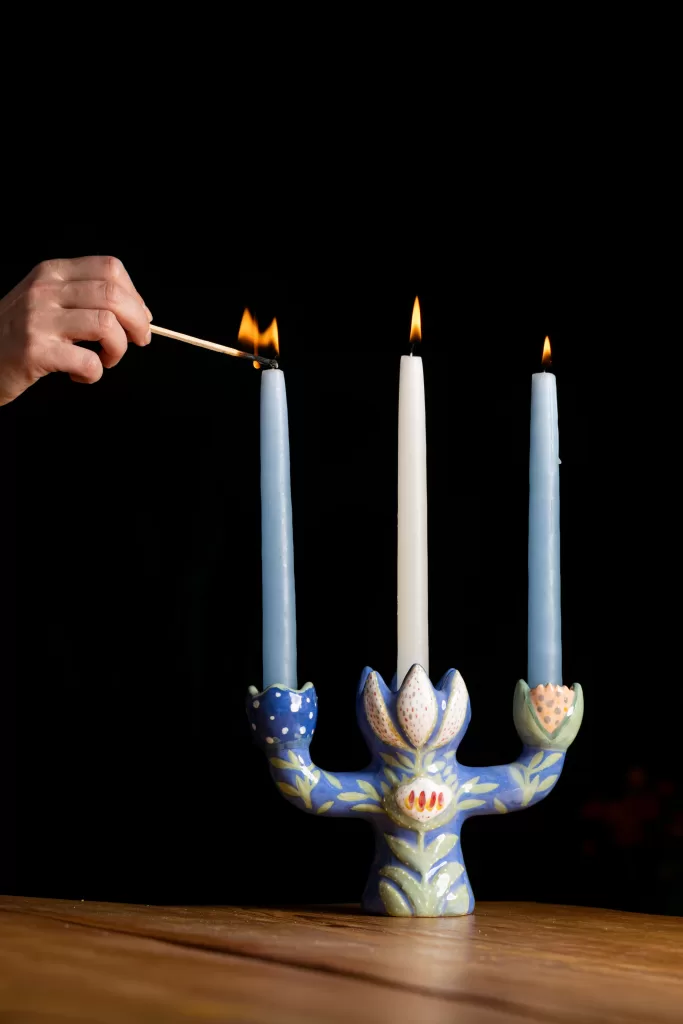 Бренд «Ґроно» створив колекцію домашнього декору за мотивами розписів української художниці Поліни Райко