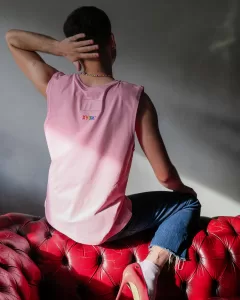 Бренд «ХУІЗИТ» випустив благодійний дроп на підтримку українських військових ЛГБТІК+