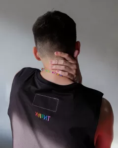 Бренд «ХУІЗИТ» випустив благодійний дроп на підтримку українських військових ЛГБТІК+