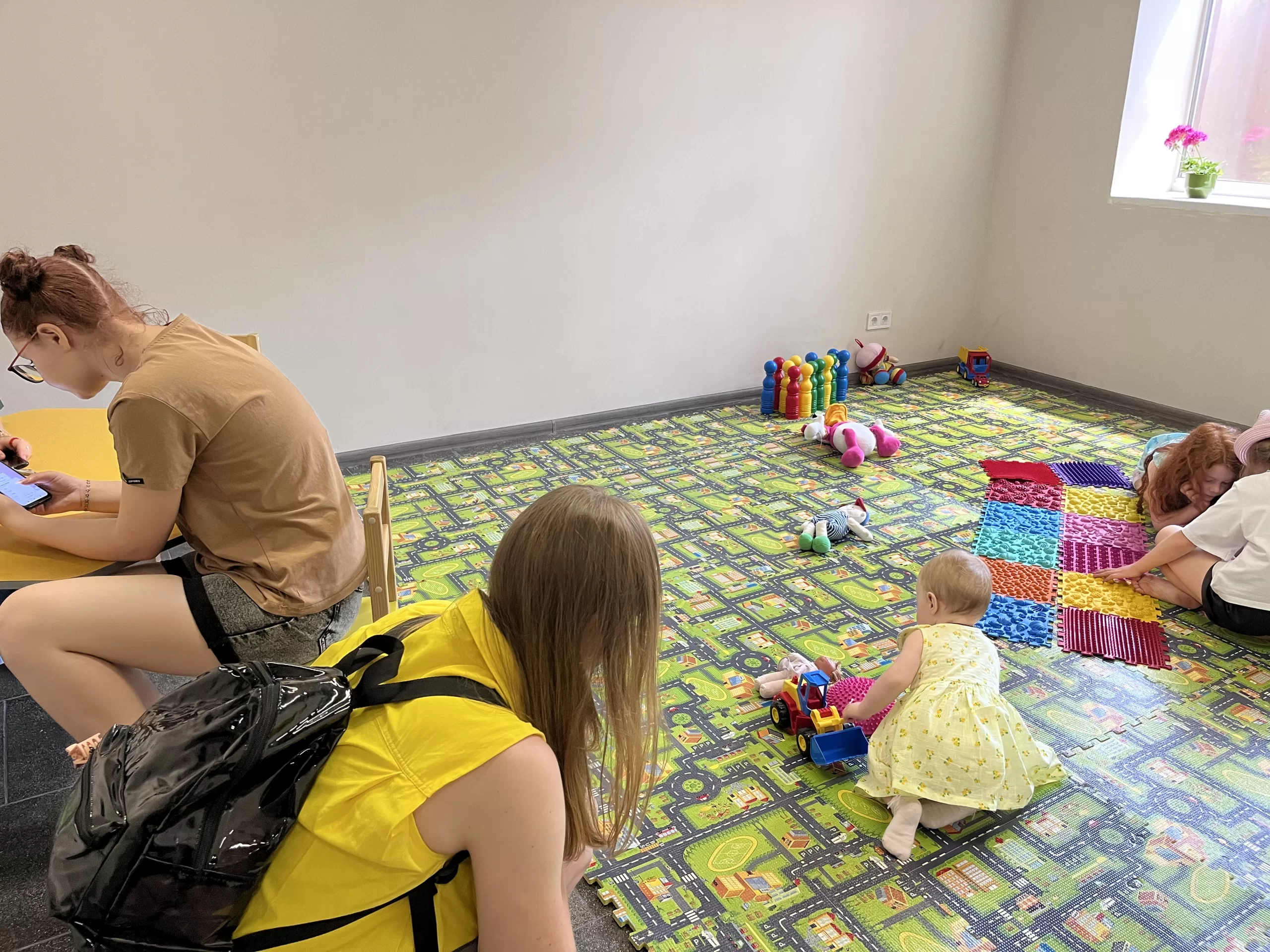 У Бучі запрацював безпечний простір для жінок та дівчат, де можна отримати допомогу і долучитися до різних заходів