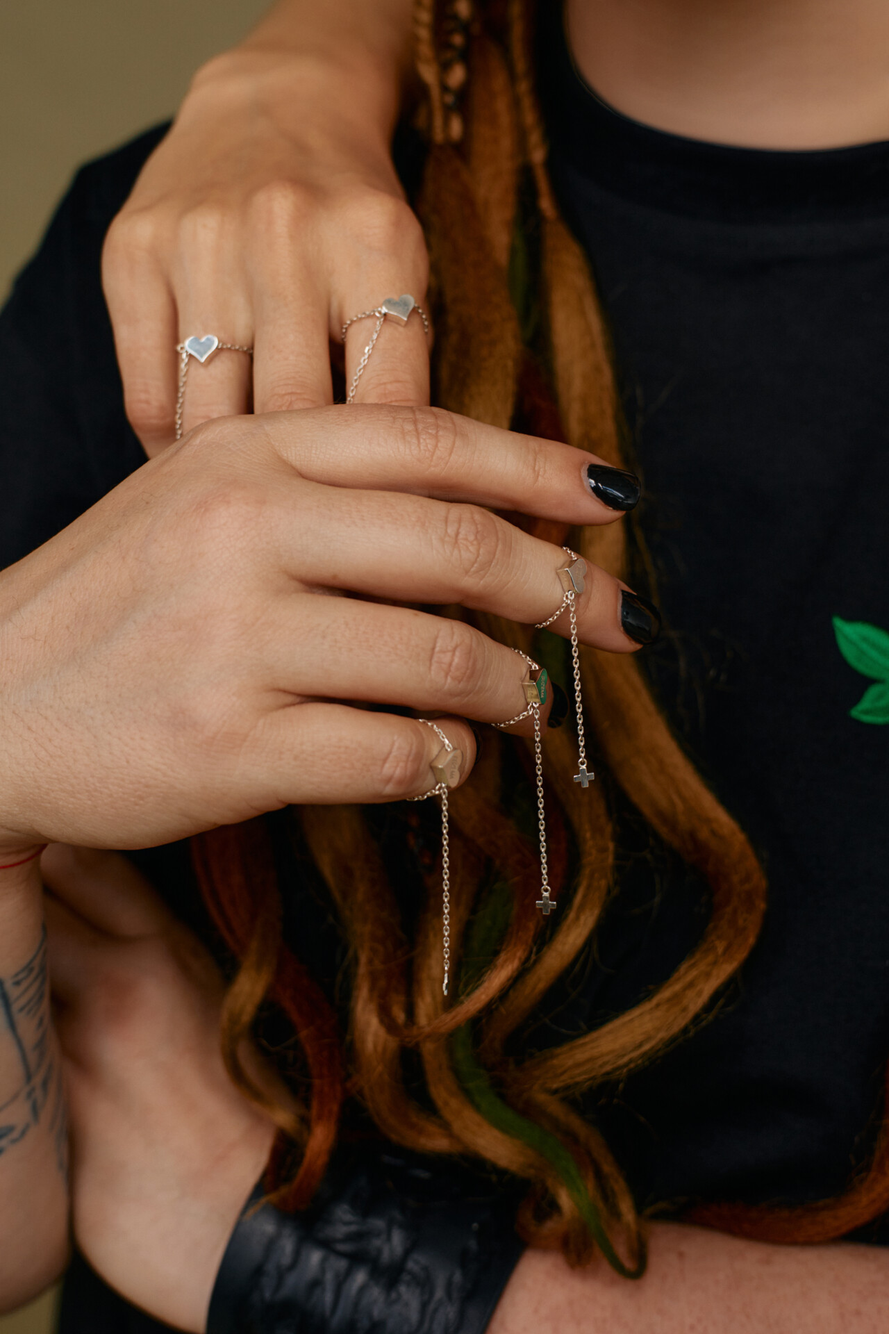 Срібні серця допомагають бойовим медикам: Guzema Fine Jewelry створив колаборацію із волонтеркою Татою Кеплер