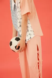 Український бренд Touchof представив нову колекцію Kazkovyi Vechir — кошти з продажу передадуть на потреби дітей, постраждалих від війни