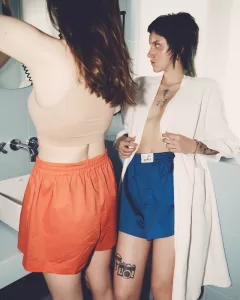 Бренди brabrabra та «ХУІЗИТ» випустили до Прайд-місяця спільну «Колекцію гордості» 