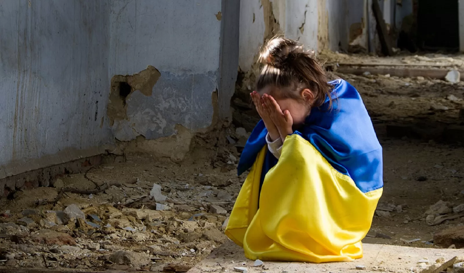 До Дня батька благодійний фонд «Діти Героїв» опублікував останні SMS маленьких українців до татусів, які загинули