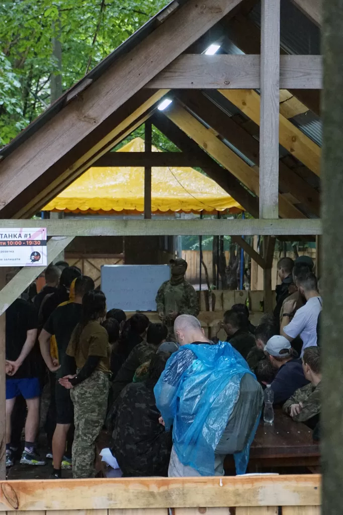 «Заявки від жінок надходять регулярно». Як відбувся вишкіл від полку «Азов» для цивільних