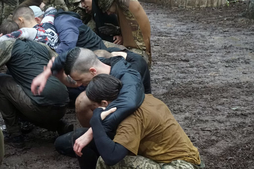 «Заявки від жінок надходять регулярно». Як відбувся вишкіл від полку «Азов» для цивільних