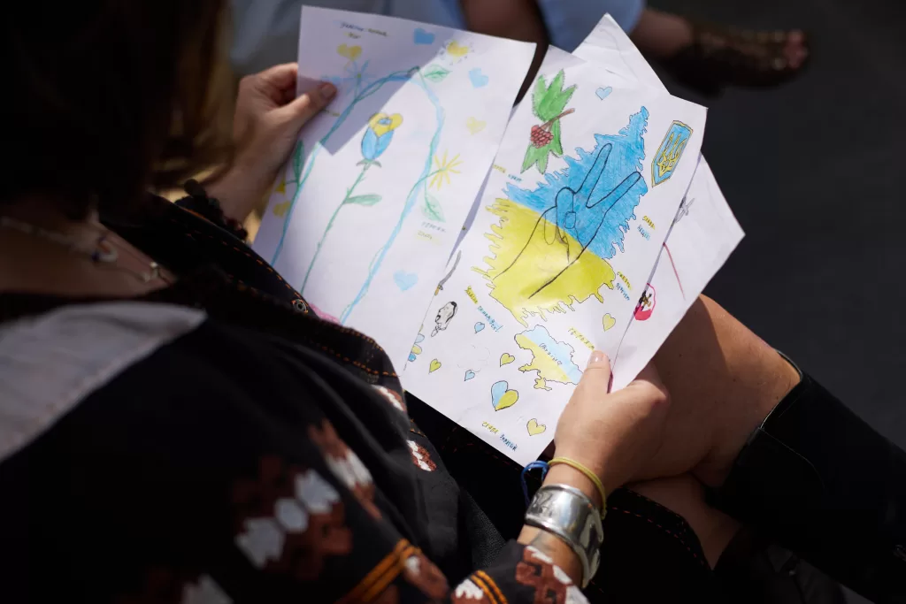 В Амстердамі відкриють документальну виставку «Щоденники війни: непочуті голоси українських дітей»