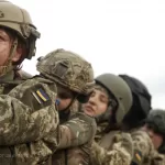 Військовиці 128-ї бригади носитимуть берети кольору ґрунту з квіткою едельвейса нарівні з чоловіками