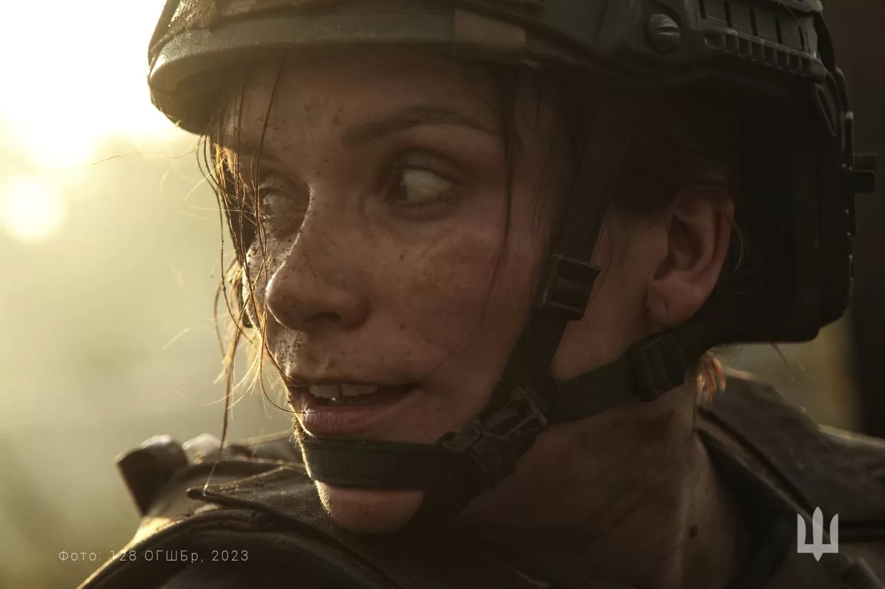 Військовиці 128-ї бригади носитимуть берети кольору ґрунту з квіткою едельвейса нарівні з чоловіками