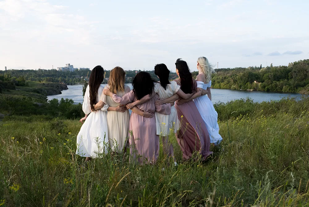 «Коханий, я живу!»: Як жінки, котрі втратили на війні коханих, повертають собі життя