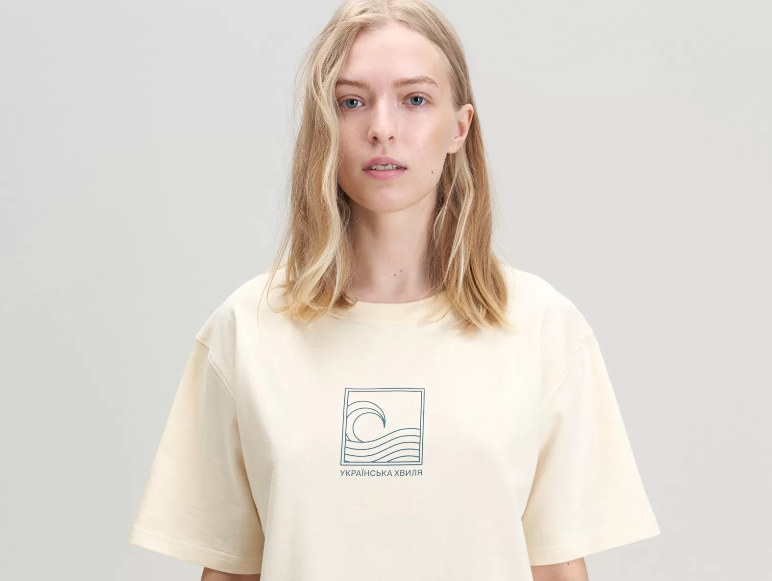 JUL презентував оновлену колекцію футболок «Українська хвиля» з обкладинками знакових альбомів музикантів 90-х