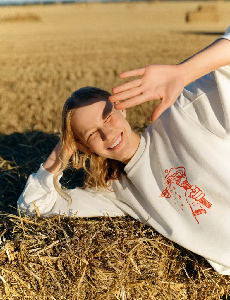 Бренди diadia та Willna до Дня Незалежності України створили спільну колекцію «Сміливим допомагає доля»