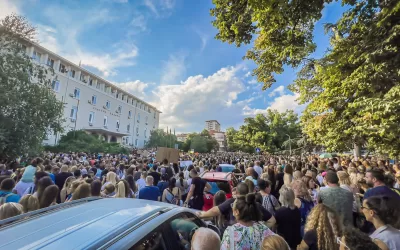 У Болгарії тисячі людей вийшли на акції протесту проти насильства через знущання з 18-річної дівчини