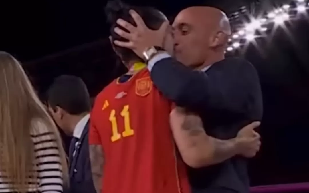 Колишнього президента Федерації футболу Іспанії Луїса Рубіалеса оштрафували за сексуальне насильство щодо гравчині