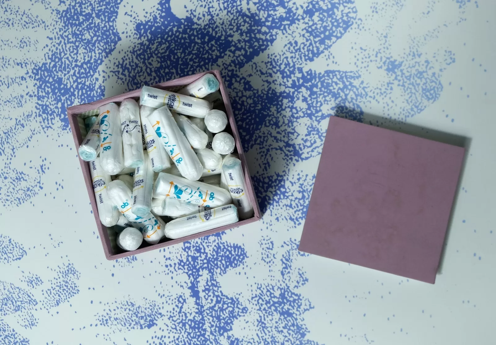 «Вічні хімікати» знайшли в менструальній білизні та обгортках тампонів