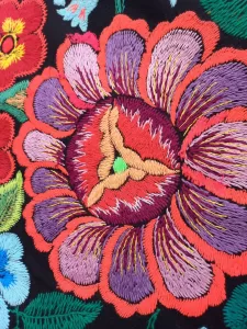 У Києві в музеї декоративного мистецтва вперше представлять вишиті килими народної майстрині Катерини Коліди