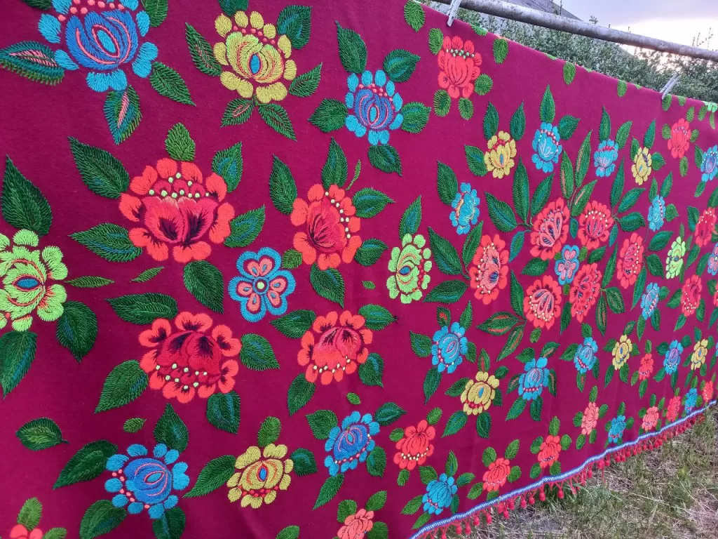 У Києві в музеї декоративного мистецтва вперше представлять вишиті килими народної майстрині Катерини Коліди