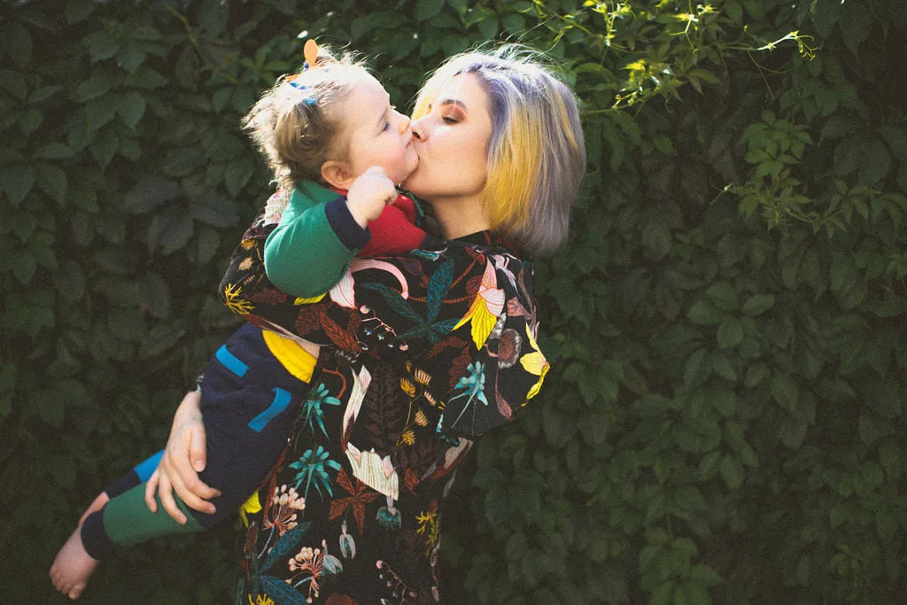 Creative Women Publishing готує книгу Нії Нікель про те, як бути мамою доньки з інвалідністю