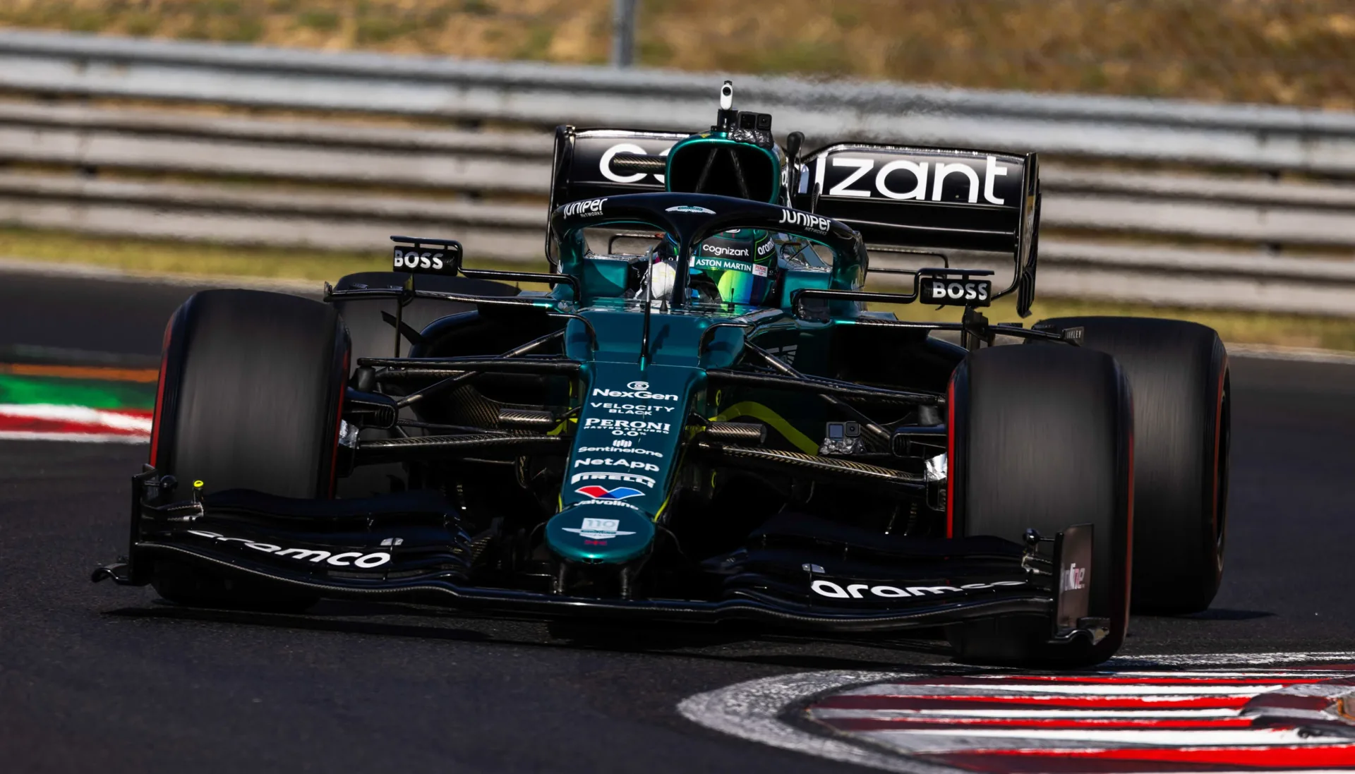 Уперше за п’ять років жінка провела тест-драйв боліда «Формули-1»