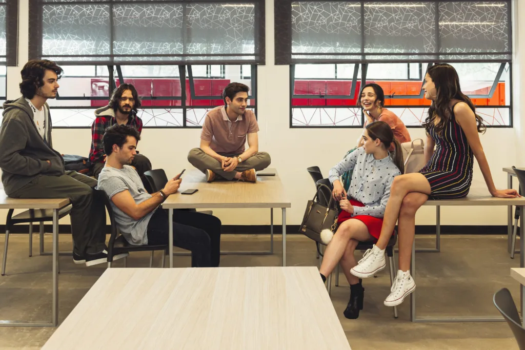 Підліткові серіали, які сподобаються і дорослим