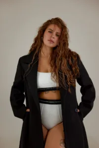 Бренд CHER’17 у колаборації з гуртом KAZKA випустив першу колекцію одягу plus size та бодипозитивне відео «Для розкішних»