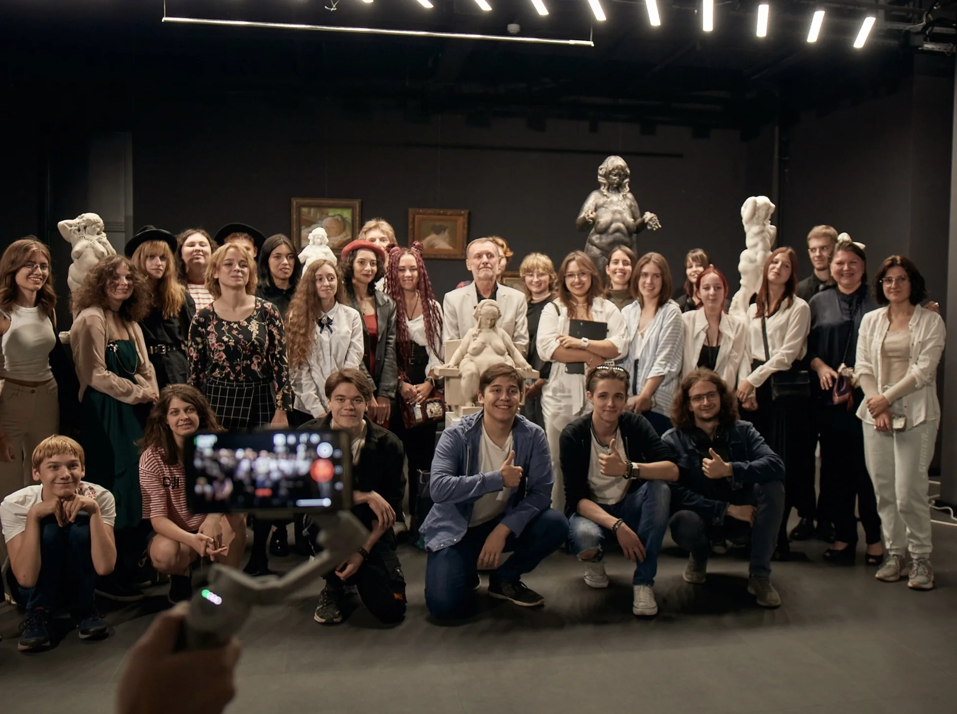 У Києві відкрилась виставка скульптур автора «Впевненої» Василя Корчового