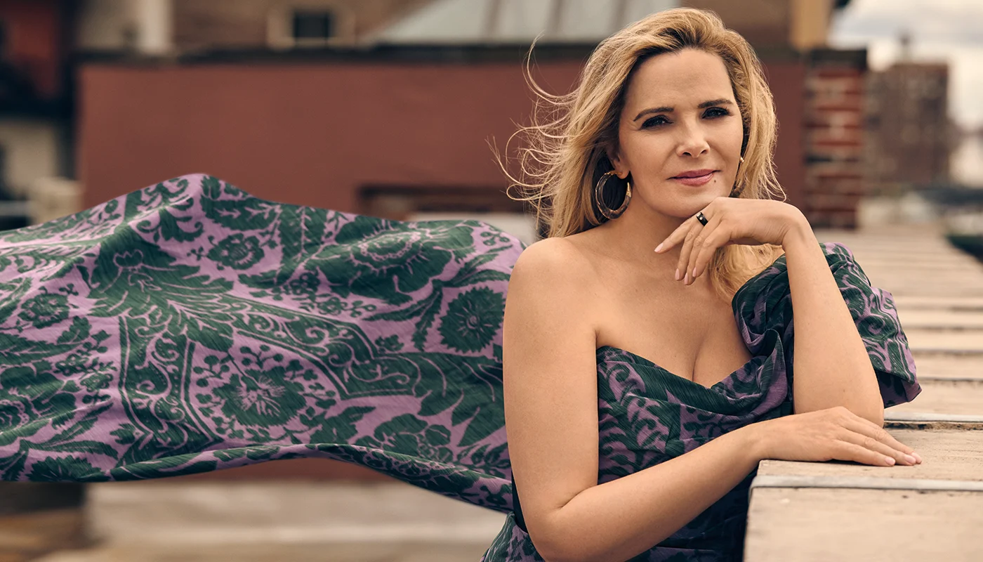 Зірка серіалу «Секс і місто» Кім Кетролл з’явилася на обкладинці грецького Vogue і розповіла про сучасні проблеми жінок