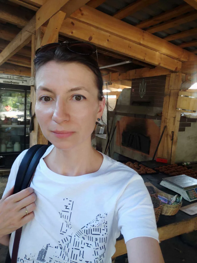 Зберегти памʼять, врятувати спадщину — історії про жінок, які збирають свідчення війни