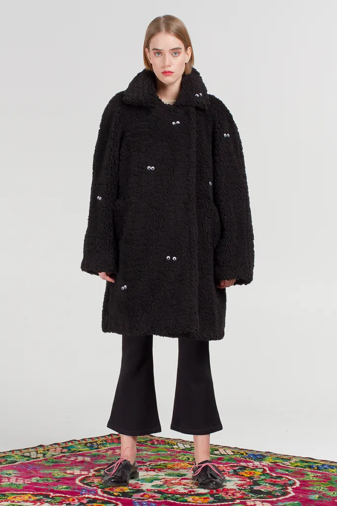 Бренд «ХУІЗИТ» представив нову колекцію, натхнену українським «наївним мистецтвом»