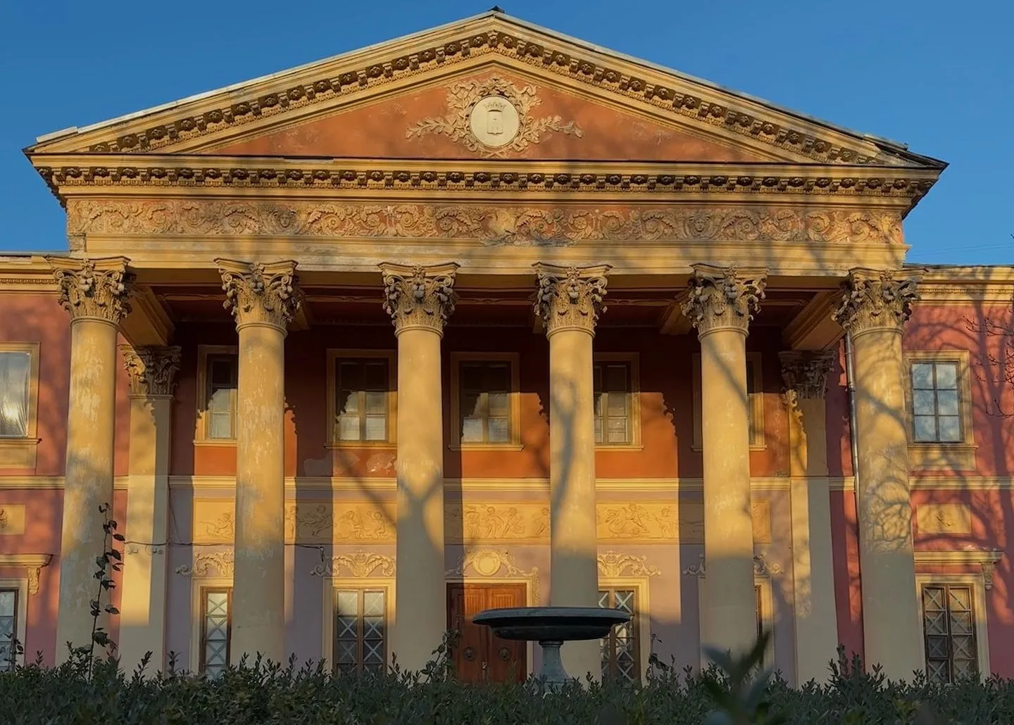 Одеський національний художній музей випустив відеолекції про мисткинь із перекладом жестовою мовою